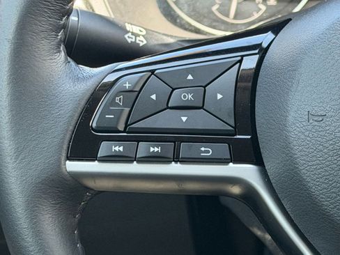 Used 2025 Nissan Altima 2.5 SL FWD image 18