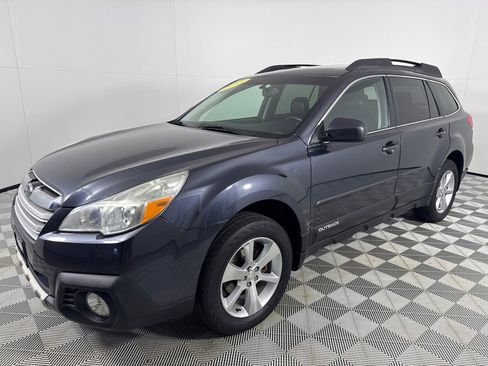 Used 2013 Subaru Outback 2.5i Limited w/ Moonroof Pkg image 9