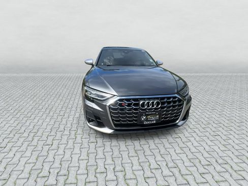 Used 2022 Audi S8 AWD/4WD image 3