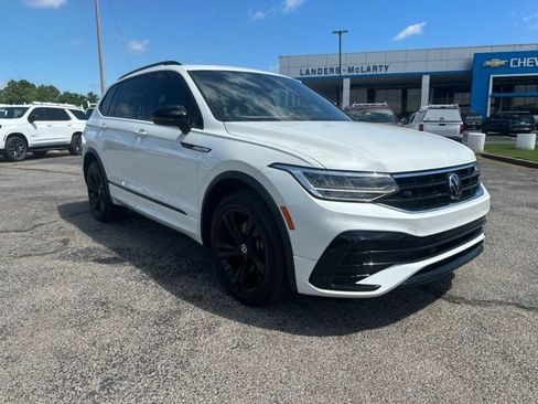 Used 2023 Volkswagen Tiguan SE R-Line FWD image 1