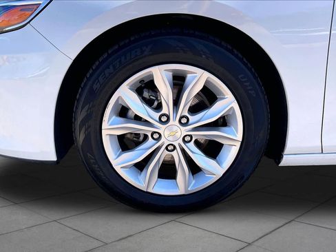 Used 2024 Chevrolet Malibu LT FWD image 11