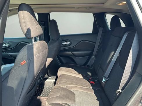 Used 2016 Jeep Cherokee 75th Anniversary FWD image 14