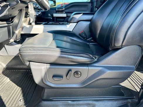 Used 2022 Ford F450 Lariat image 9