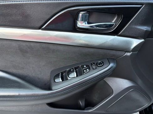 Used 2016 Nissan Maxima SR image 10