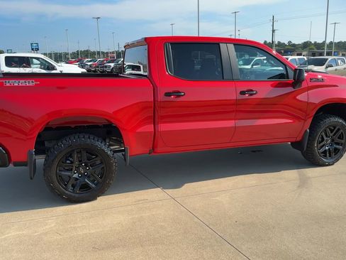 Used 2024 Chevrolet Silverado 1500 LT Trail Boss w/ LPO, Dark Essentials Package AWD/4WD image 8