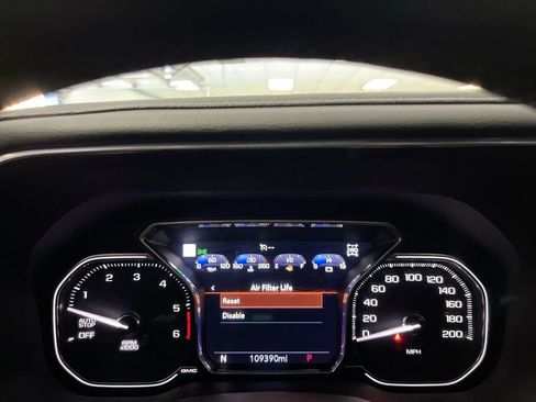 Used 2021 GMC Yukon XL Denali w/ Denali Ultimate Package AWD/4WD image 17