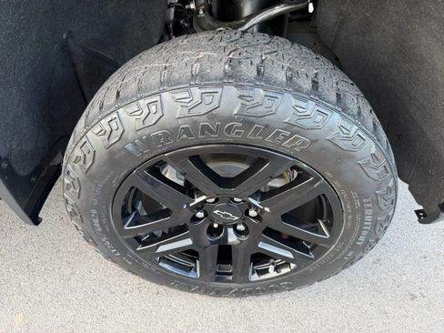 Used 2022 Chevrolet Silverado 1500 Custom Trail Boss AWD/4WD image 15