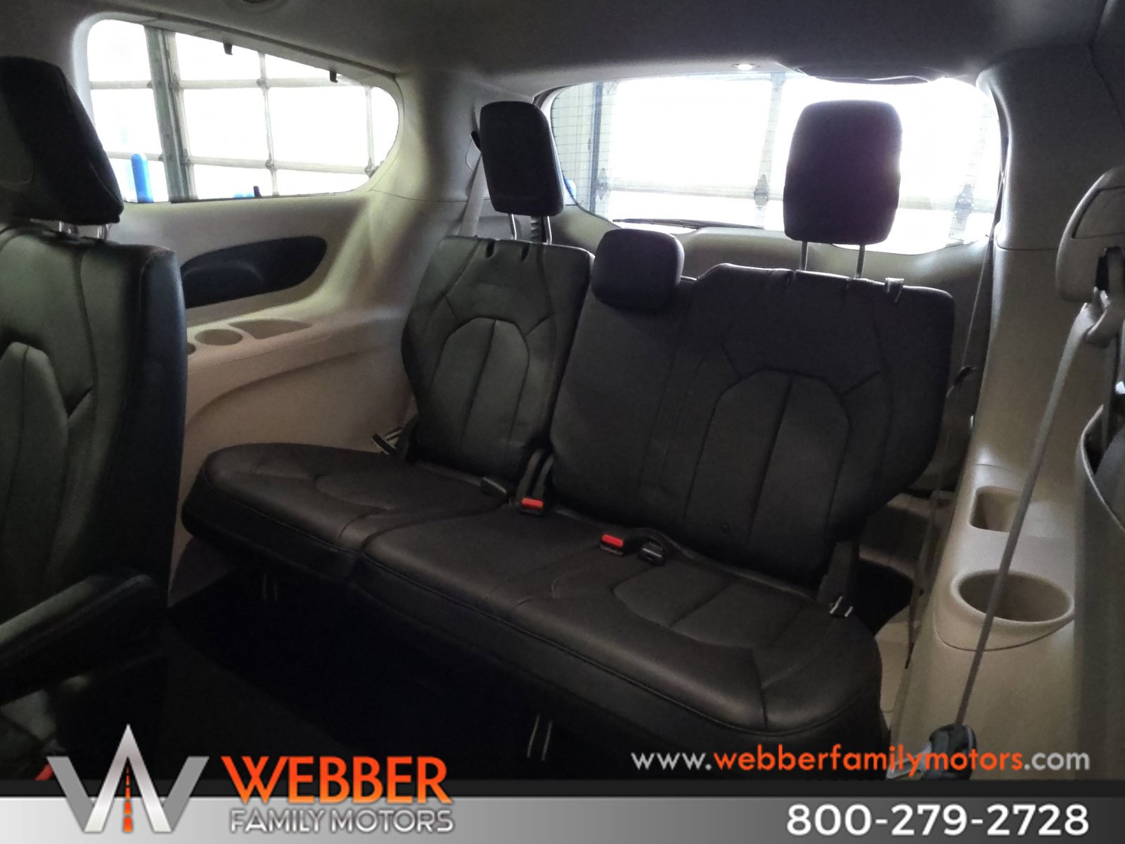 Used 2020 Chrysler Pacifica Touring-L FWD image 14