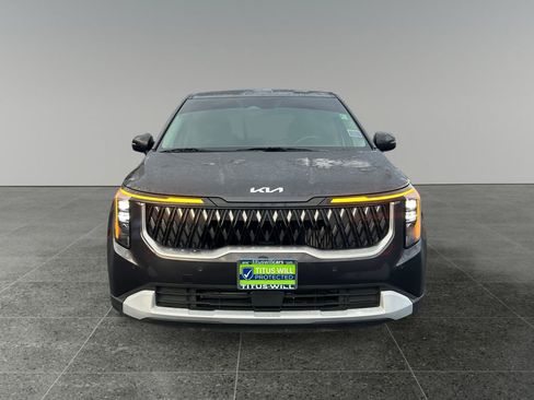 Used 2025 Kia Carnival LXS image 2