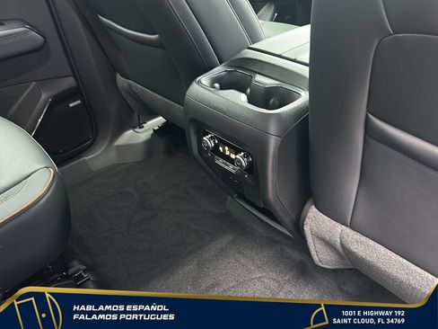 New 2026 GMC Acadia AT4 w/ Luxury Package AWD/4WD image 28
