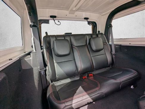 Used 2022 Jeep Wrangler Rubicon w/ Cold Weather Group AWD/4WD image 19