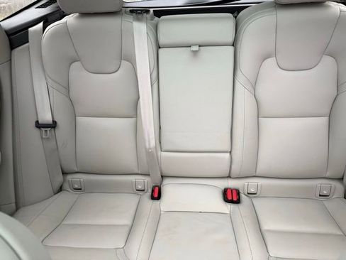 Used 2023 Volvo XC60 T8 Ultimate w/ Climate Package image 14