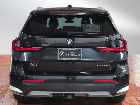 Used 2025 BMW X1 xDrive28i w/ Premium Package image 4