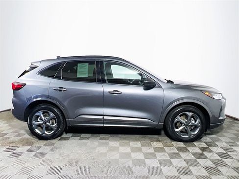 Used 2023 Ford Escape ST-Line image 9