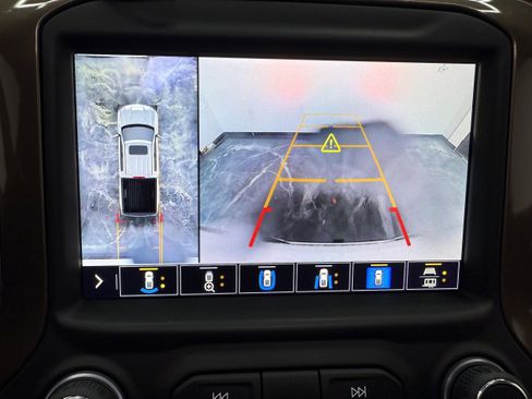 Used 2022 Chevrolet Silverado 1500 High Country w/ Technology Package image 23