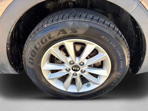 Used 2019 Kia Sorento AWD image 10