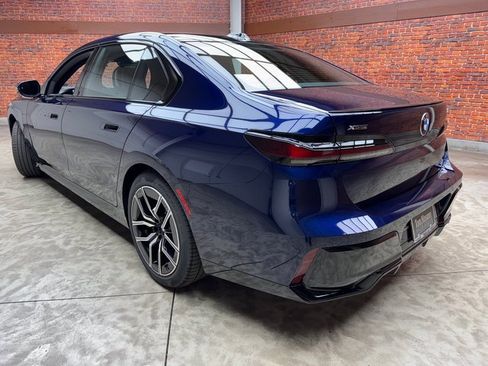 Used 2026 BMW 740i xDrive image 3