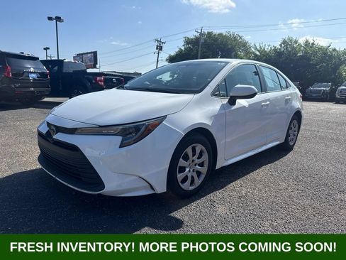 Used 2024 Toyota Corolla LE FWD image 5