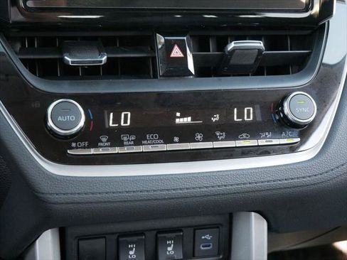 Certified 2025 Toyota Corolla Cross XLE AWD/4WD image 19