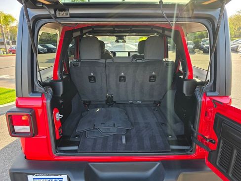 Used 2025 Jeep Wrangler Unlimited Sport AWD/4WD image 13