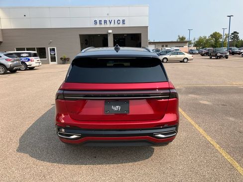 Used 2025 Lincoln Nautilus Reserve AWD/4WD image 9