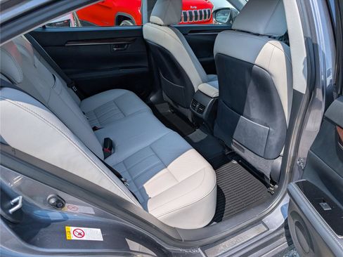 Used 2018 Lexus ES 350 w/ Luxury Package w/Wood Trim FWD image 11