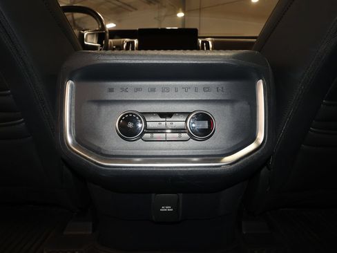 Used 2025 Ford Expedition Tremor AWD/4WD image 30