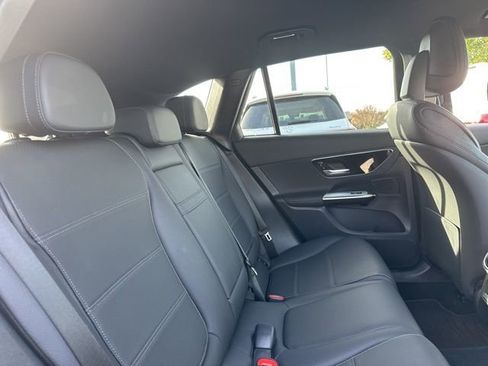 Used 2025 Mercedes-Benz GLC 300 4MATIC image 25