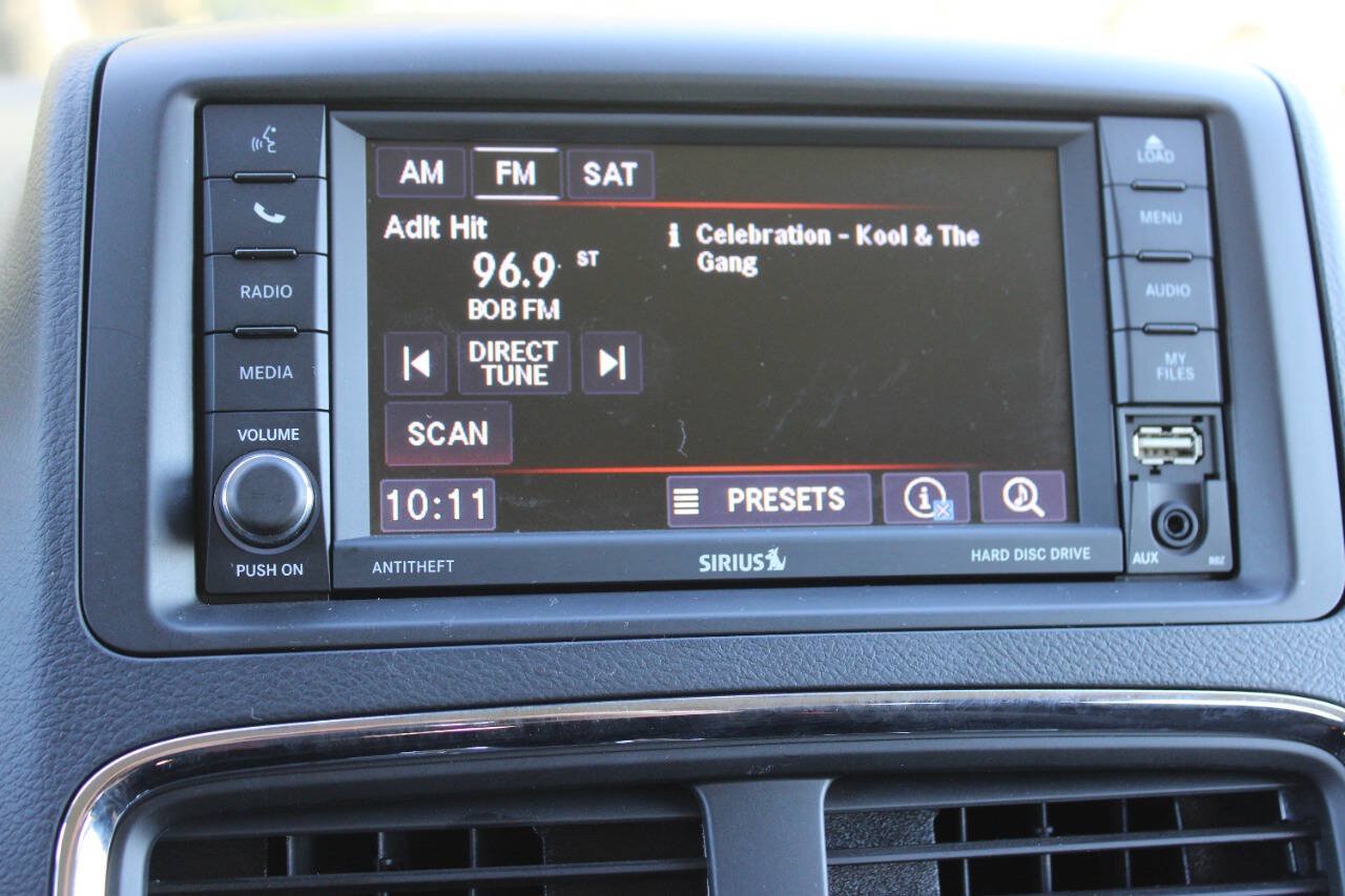 Used 2018 Dodge Grand Caravan SE w/ UConnect Hands-Free Group FWD image 11