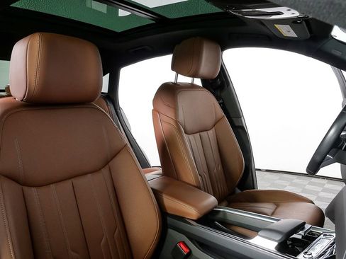 Certified 2024 Audi Q8 e-tron Prestige image 24