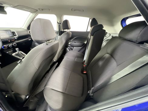 Used 2023 Hyundai Venue SE FWD image 22