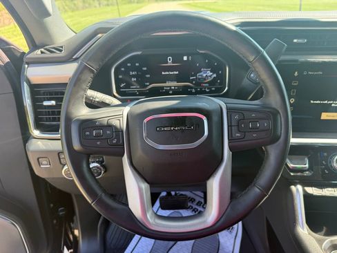 Used 2024 GMC Sierra 2500 Denali w/ Denali Reserve Package AWD/4WD image 33