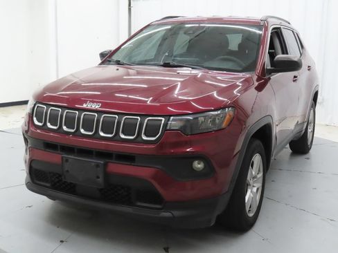 Used 2022 Jeep Compass Latitude AWD/4WD image 6