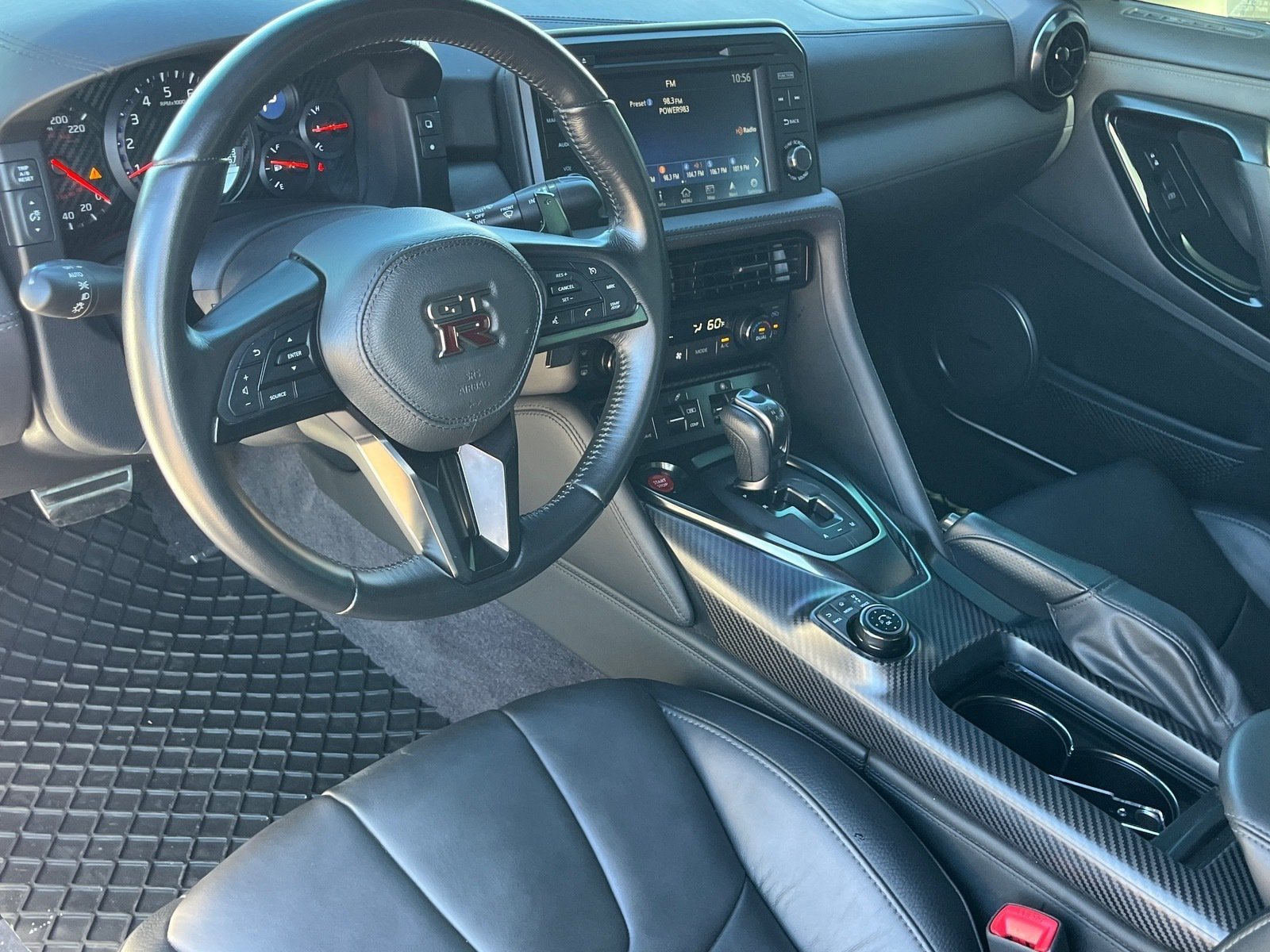 Used 2024 Nissan GT-R Premium w/ Premium Interior Package AWD/4WD image 17