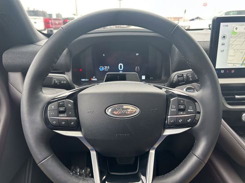 Used 2025 Ford Explorer Platinum w/ LUX Leather Package image 34