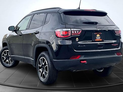 Used 2024 Jeep Compass Trailhawk AWD/4WD image 4