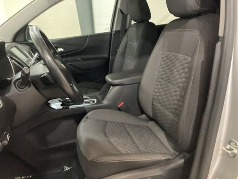 Used 2018 Chevrolet Equinox LT image 12