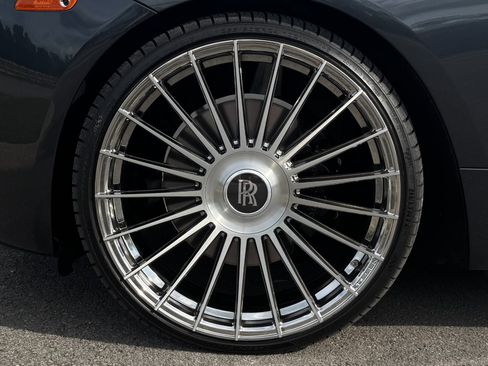 Used 2016 Rolls-Royce Wraith RWD image 90
