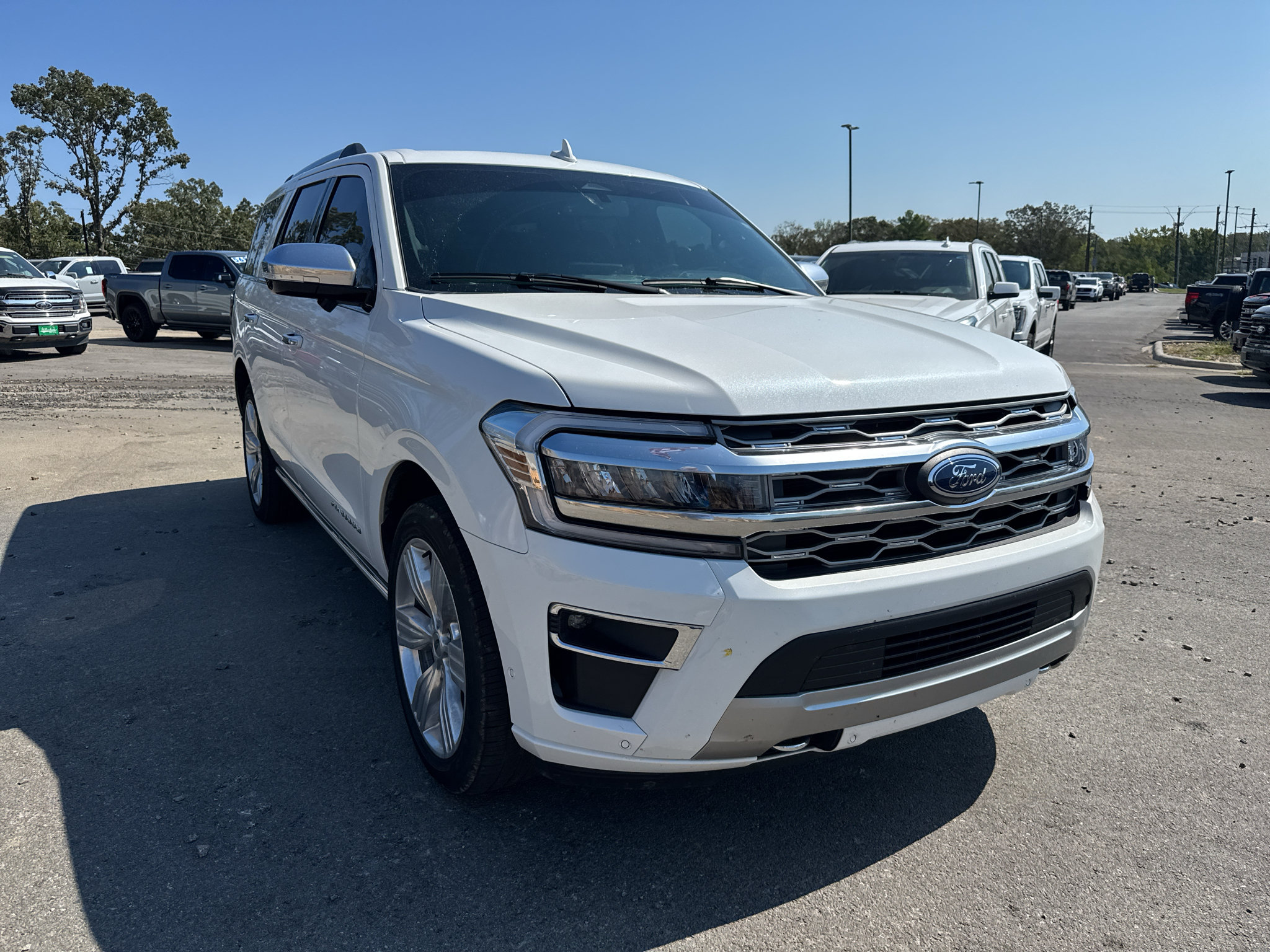 Used 2024 Ford Expedition Platinum AWD/4WD image 15