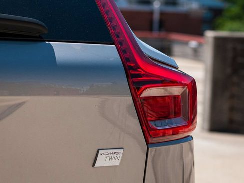 Certified 2023 Volvo XC40 Recharge Ultimate AWD/4WD image 5