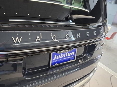 New 2025 Jeep Wagoneer L Series III w/ Premium Group I image 44