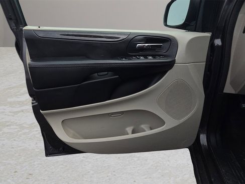 Used 2017 Dodge Grand Caravan SE w/ Power Window Group image 30