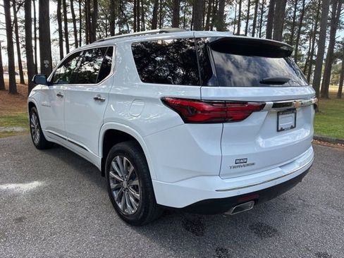 Used 2023 Chevrolet Traverse Premier image 5