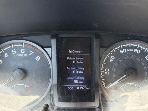 Used 2016 Toyota Tacoma TRD Sport w/ Towing Package AWD/4WD image 12