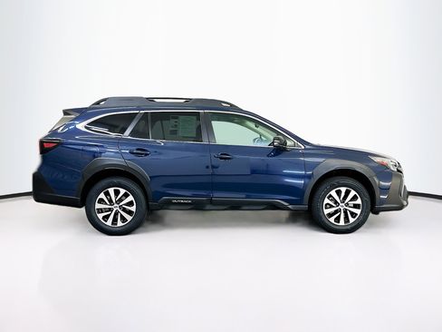 Used 2025 Subaru Outback Premium image 10