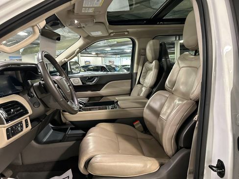 Used 2022 Lincoln Navigator L Reserve AWD/4WD image 10