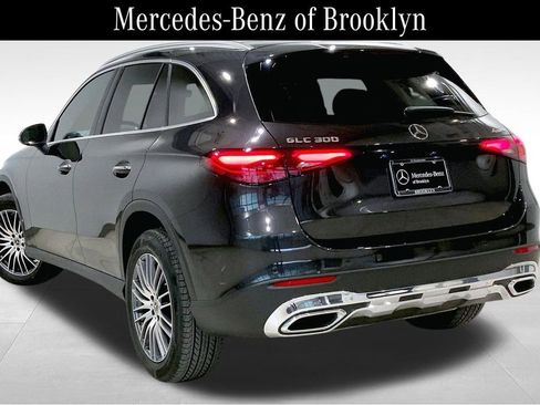 Certified 2025 Mercedes-Benz GLC 300 4MATIC image 11