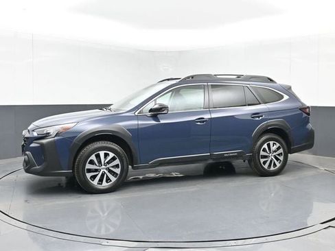 Used 2024 Subaru Outback Premium image 5