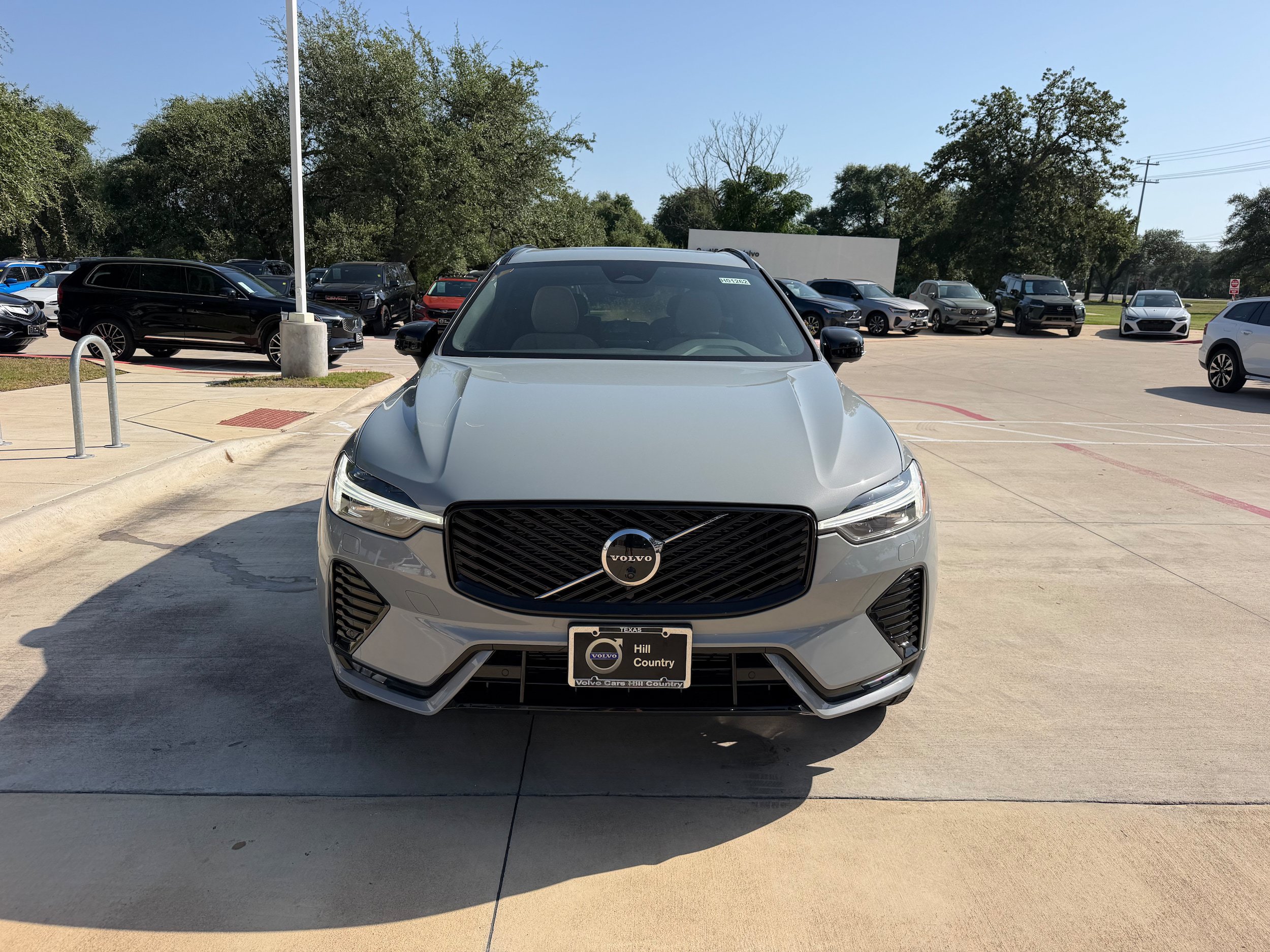 New 2026 Volvo XC60 B5 Plus w/ Protection Package Premier AWD/4WD image 6