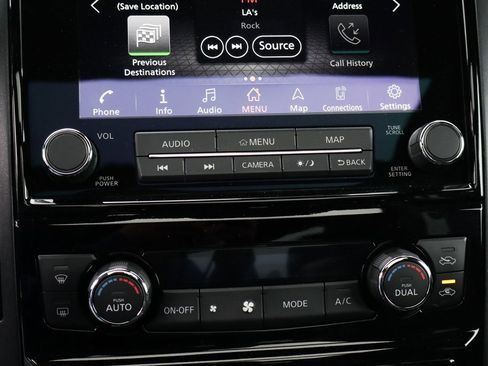 Used 2021 Nissan Titan PRO-4X w/ Pro-4x Convenience Package image 36